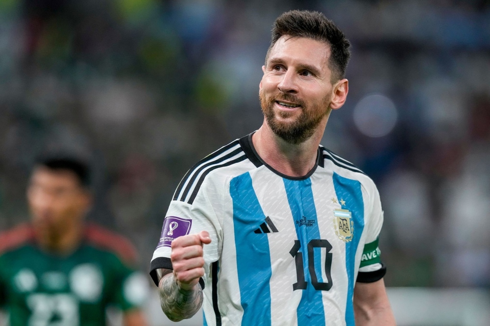 Khoảnh khắc thiên tài Messi giải cứu Argentina, thắp lại giấc mơ World Cup - Ảnh 10.