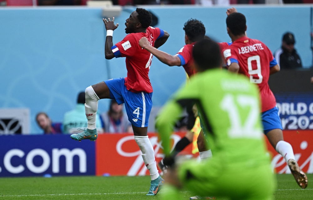 Trực tiếp Nhật Bản 0-1 Costa Rica: Quy luật nghiệt ngã - Ảnh 2.