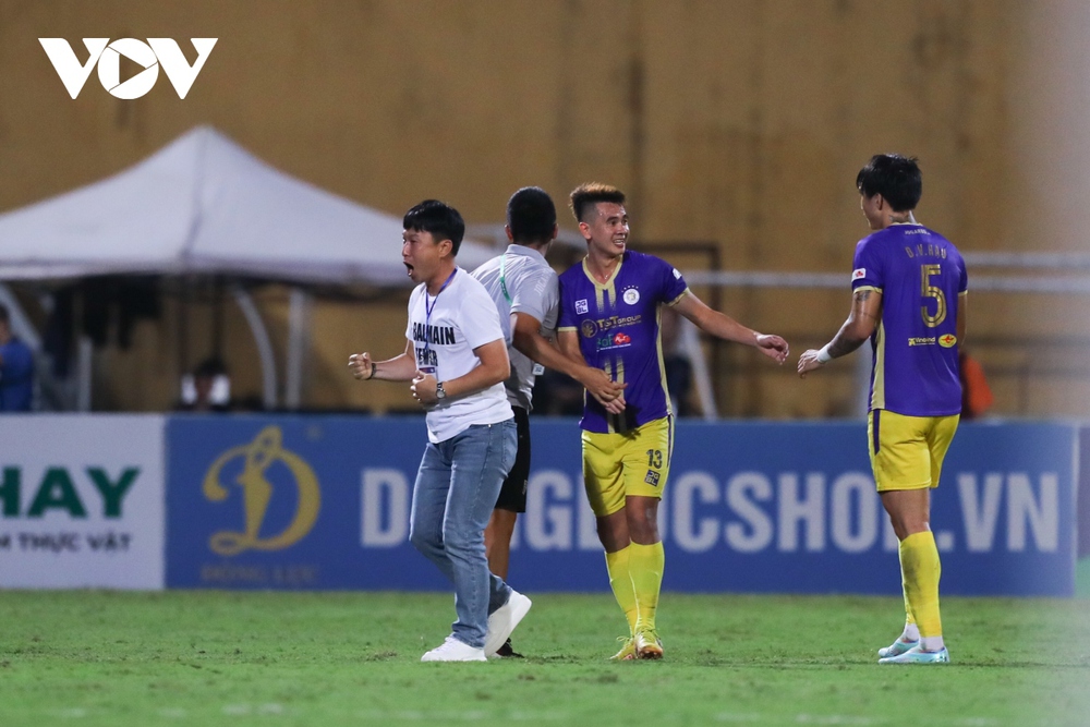 Hạ gục Bình Định nhờ 2 siêu phẩm, Hà Nội FC lập hat-trick vô địch Cúp Quốc gia - Ảnh 5.
