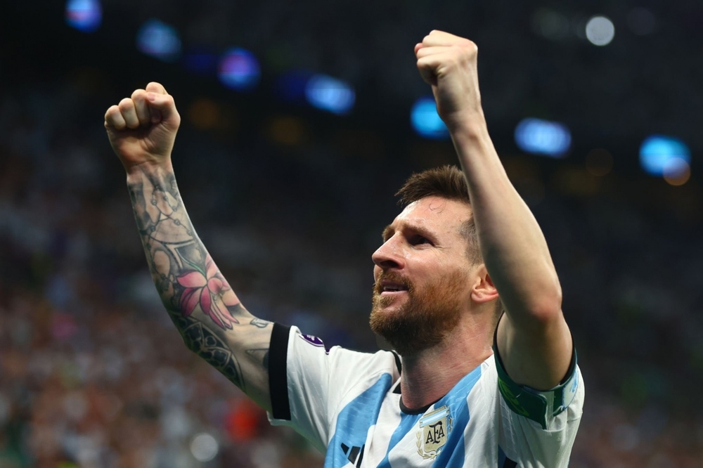 Khoảnh khắc thiên tài Messi giải cứu Argentina, thắp lại giấc mơ World Cup - Ảnh 7.