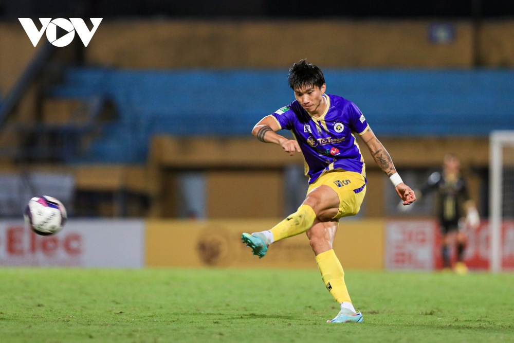 Hạ gục Bình Định nhờ 2 siêu phẩm, Hà Nội FC lập hat-trick vô địch Cúp Quốc gia - Ảnh 1.