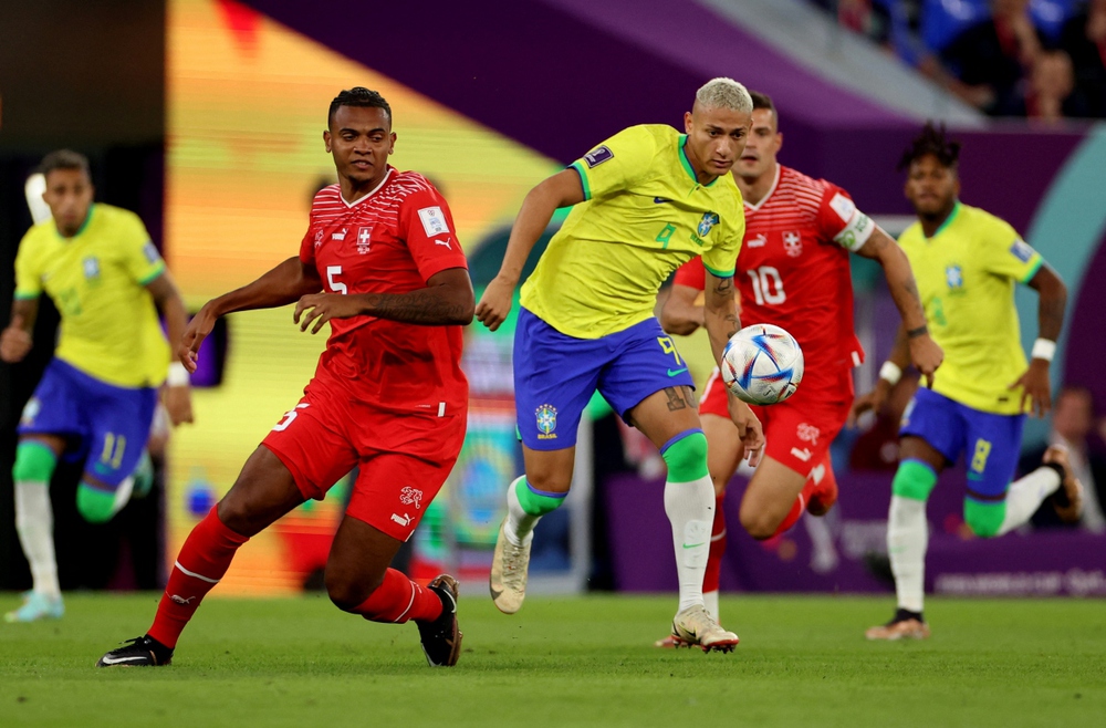 TRỰC TIẾP Brazil 0 - 0 Thụy Sĩ: Dồn ép nghẹt thở - Ảnh 1.