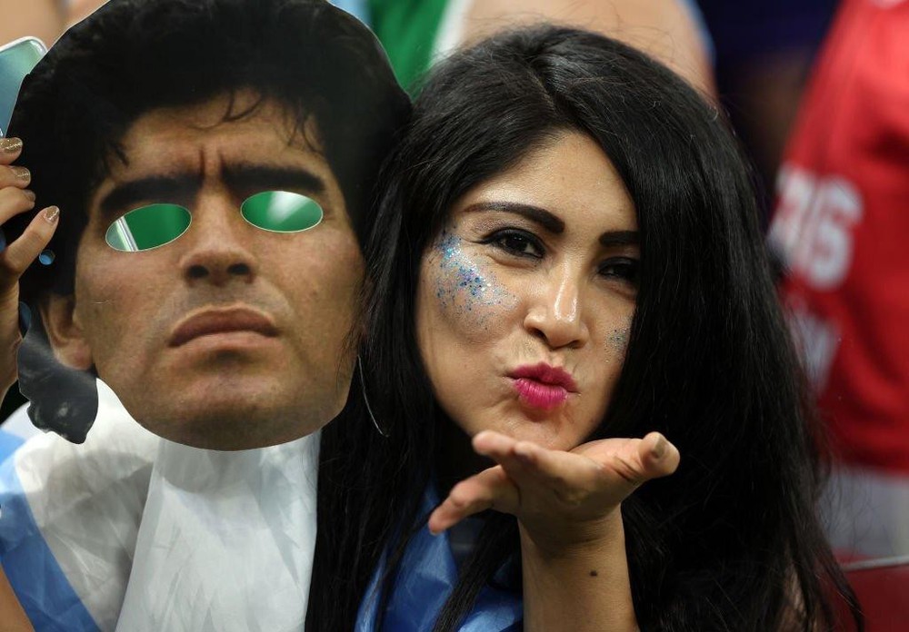 See the beautiful Argentina fans on the stage of the World Cup 2022 - Photo 7.