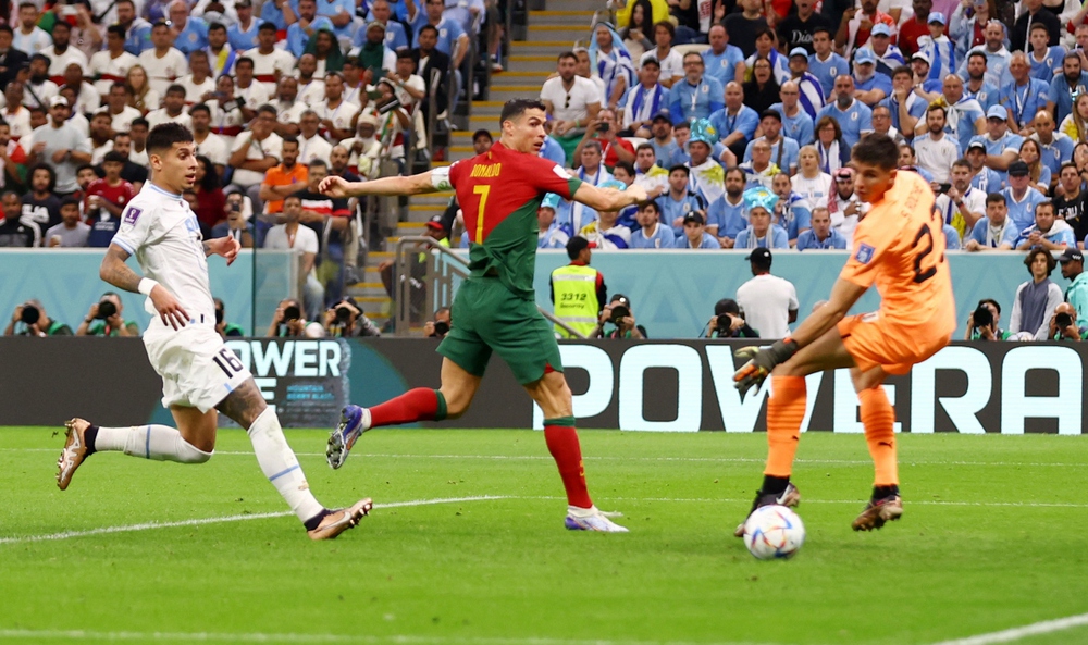TRỰC TIẾP Bồ Đào Nha 1 - 0 Uruguay: Ronaldo mở tỷ số - Ảnh 3.