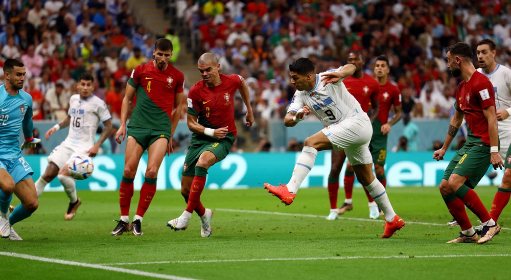 TRỰC TIẾP Bồ Đào Nha 1 - 0 Uruguay: Cột dọc cứu thua cho Seleccao - Ảnh 1.