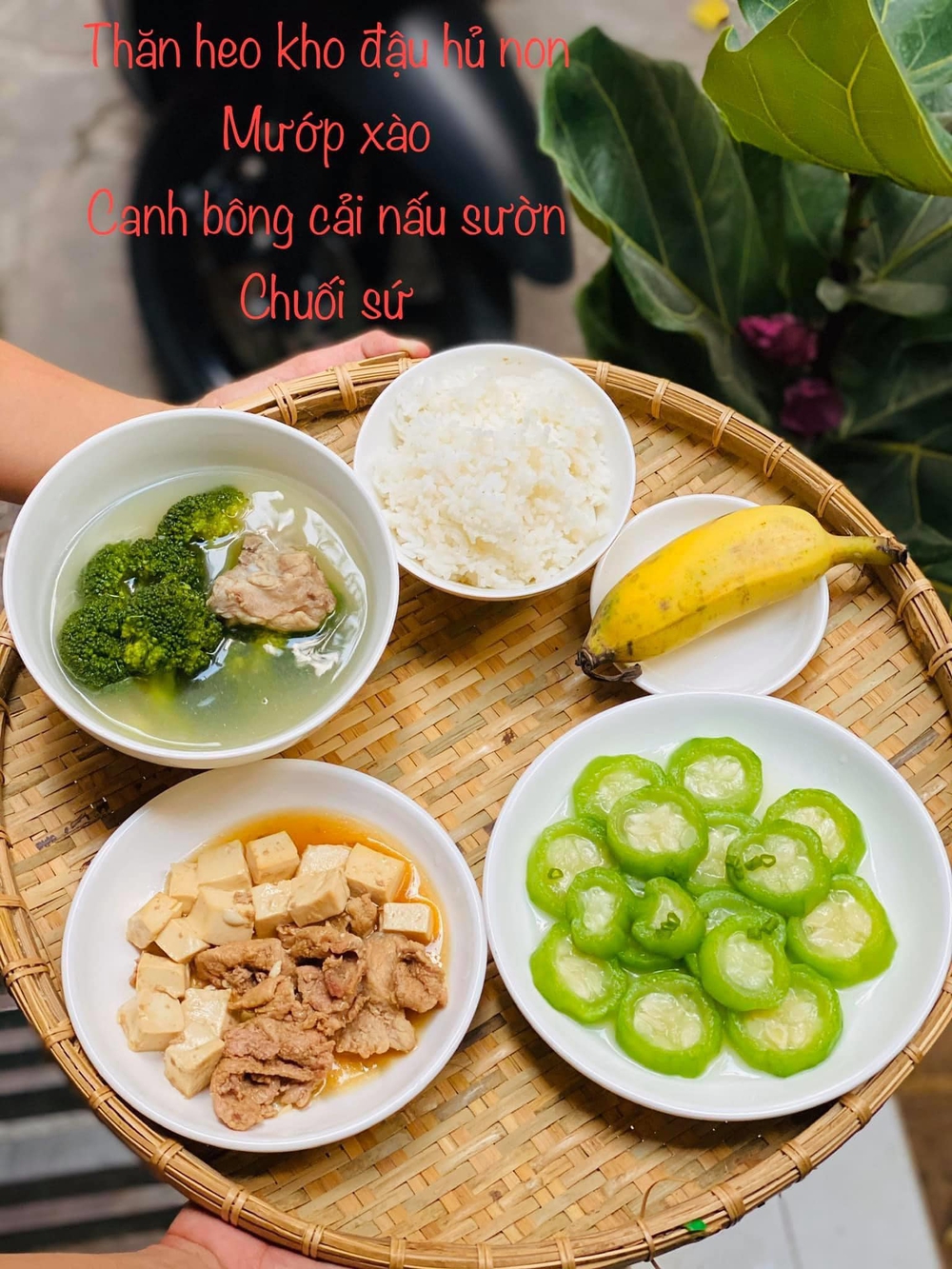 Chị chồng khéo léo nấu cơm cữ vừa ngon vừa đủ dinh dưỡng cho em dâu - Ảnh 7.