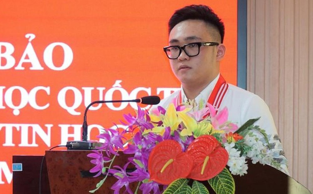 Nam sinh giành 2 HCB Olympic Tin học 'chọn thử thách để truyền cảm hứng'