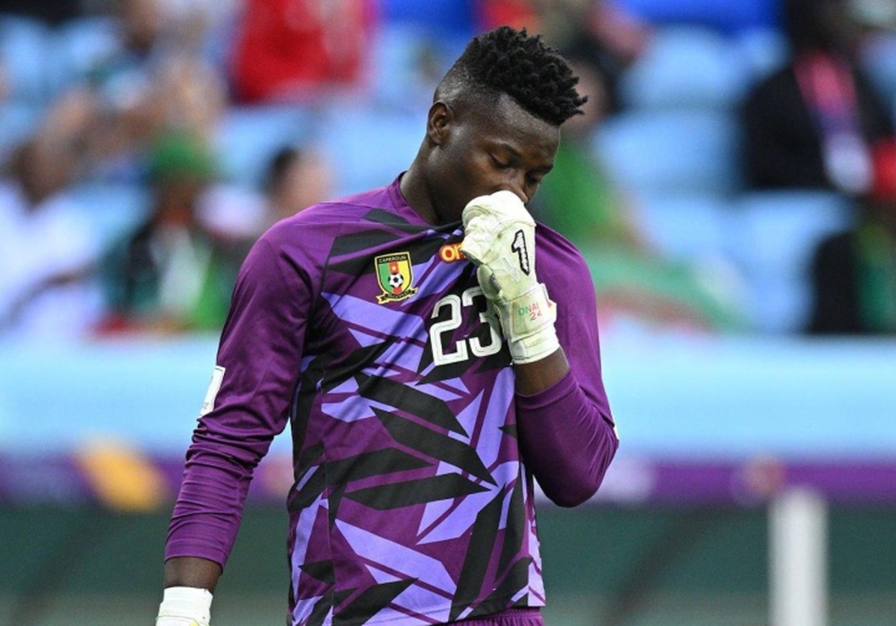 Thủ môn Cameroon bỏ World Cup về nước, viết tâm thư trách HLV - Ảnh 1.