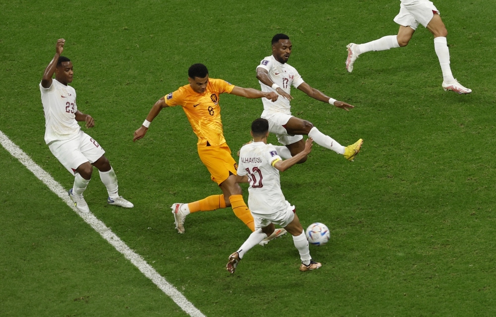 Thắng dễ Qatar, Hà Lan vào vòng 1/8 World Cup 2022 với ngôi nhất bảng A - Ảnh 2.