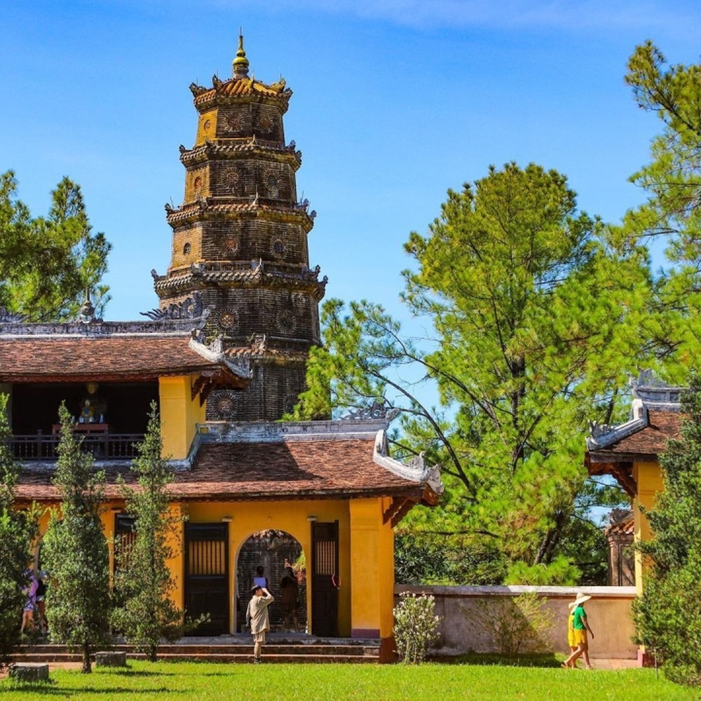 Dạo chơi khám phá ‘lời nguyền’ tình duyên ở ngôi chùa cổ linh thiêng nhất xứ Huế - Ảnh 3.