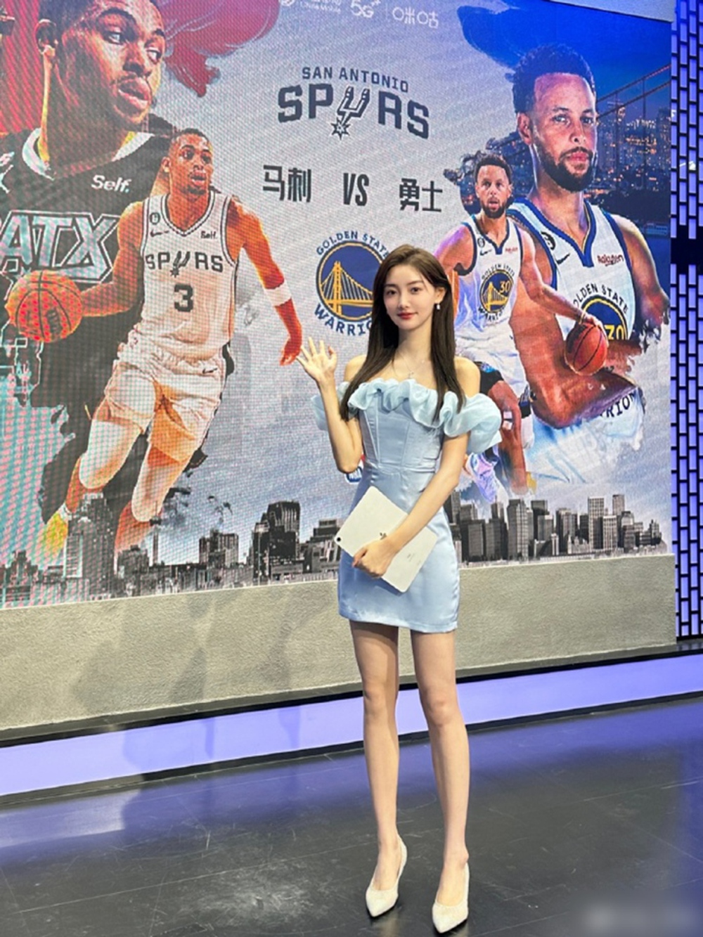 Nữ thần bóng rổ dẫn chương trình World Cup khiến dân mạng Trung Quốc mê mẩn - Ảnh 3.