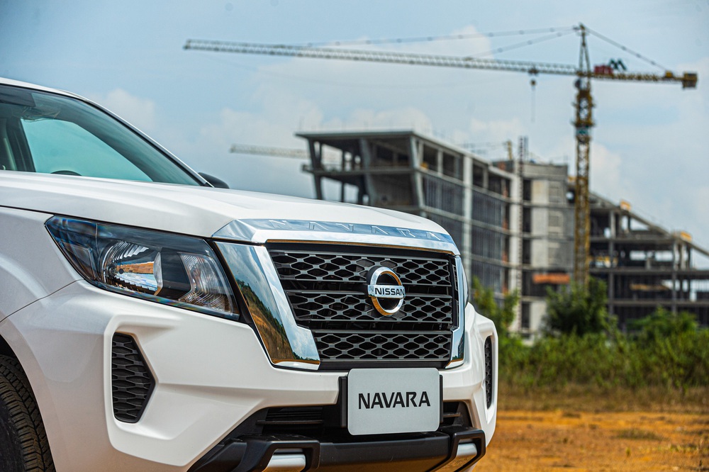 Ra mắt Nissan Navara bản giá rẻ tại Việt Nam: Giá 699 triệu đồng, thêm lựa chọn cho người thực dụng - Ảnh 2.