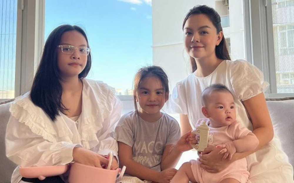 Phạm Quỳnh Anh khoe khoảnh khắc vui vẻ của 4 mẹ con, dân mạng chú ý ngoại hình