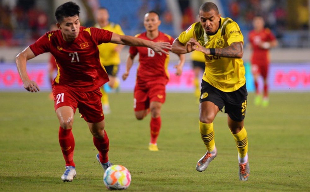 Trực tiếp bóng đá Việt Nam 2-1 Dortmund: Tuấn Hải ghi bàn