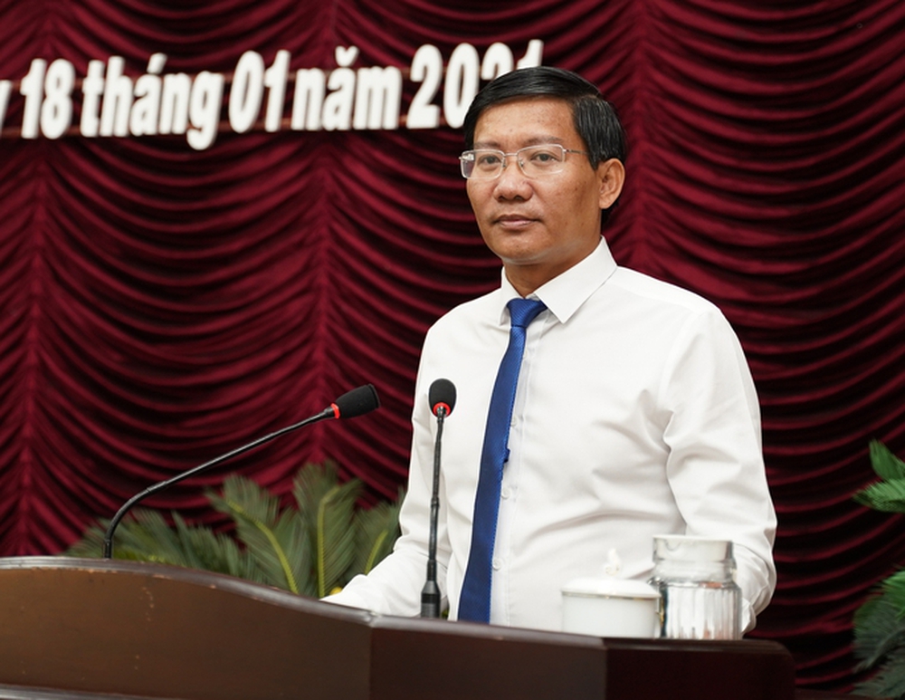 Miễn nhiệm Chủ tịch UBND tỉnh Bình Thuận đối với ông Lê Tuấn Phong - Ảnh 3.
