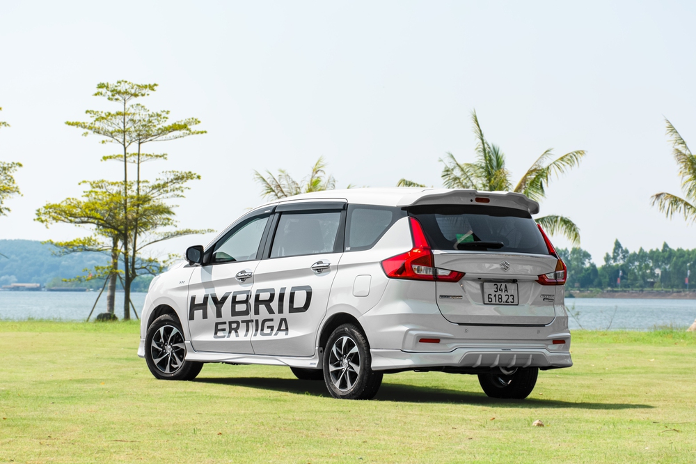 Đánh giá Suzuki Hybrid Ertiga - Xe xanh thú vị hơn thông số trên giấy nhưng còn điểm cần cải thiện - Ảnh 11.