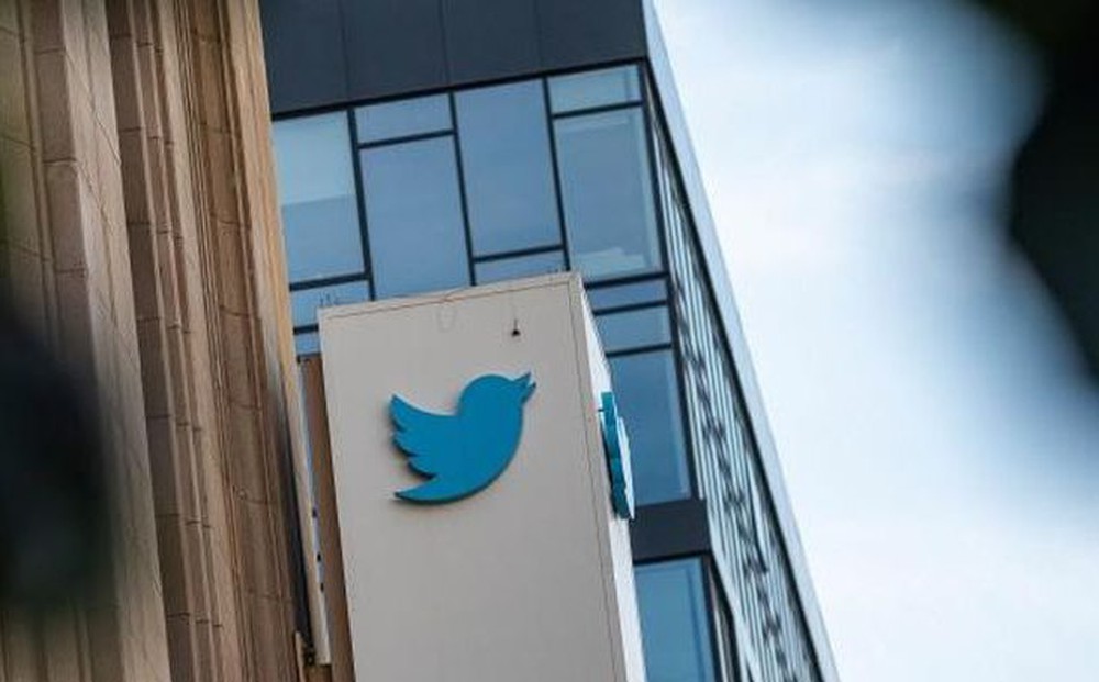 Twitter thông báo sa thải qua thư điện tử, tạm đóng cửa văn phòng để giữ an ninh