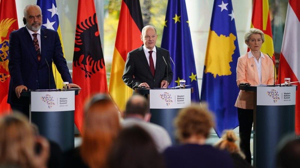 Các nước Tây Balkan ký thỏa thuận mang tính bước ngoặt tại Đức - Ảnh 1.