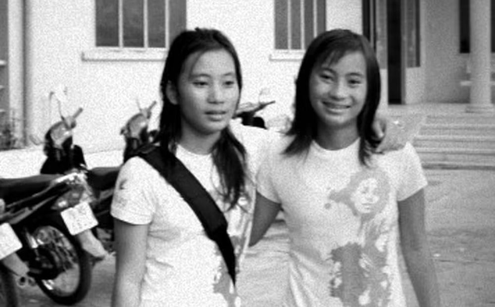 Cặp chị em song sinh Việt - Mỹ bị chia cắt 13 năm và lời hứa sẽ luôn quay về tìm nhau