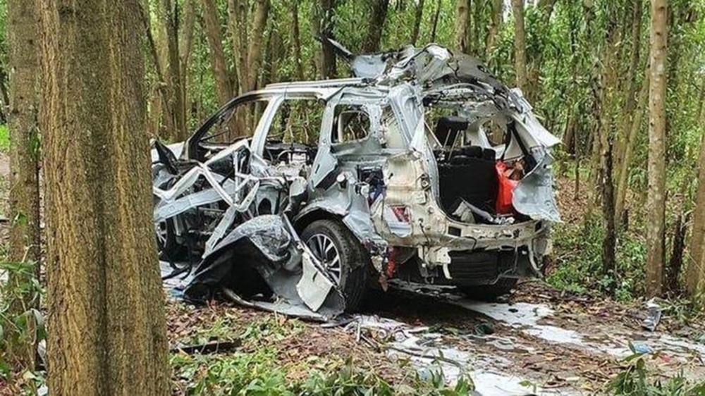 Công an TP.HCM điều tra vụ nổ ô tô trong rừng tràm khiến 1 người chết ở Củ Chi - Ảnh 1.