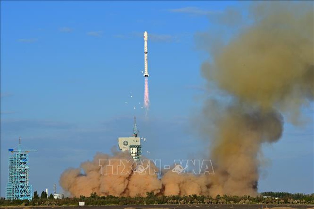 Trung Quốc hoàn thành thử nghiệm động cơ tên lửa nhiên liệu lỏng mới - Ảnh 1.