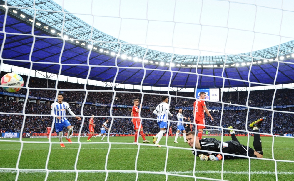 Bayern Munich tạm chiếm ngôi đầu Bundesliga sau màn rượt đuổi với Hertha Berlin - Ảnh 6.