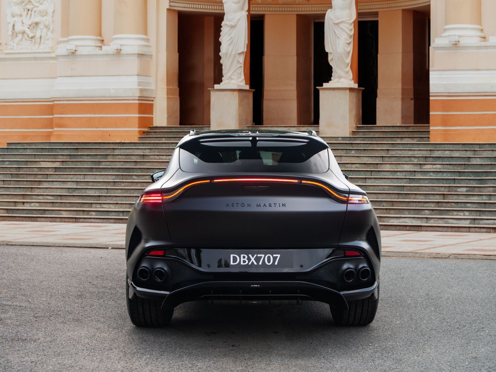 Ra mắt Aston Martin DBX707 tại Việt Nam: Giá từ 21,8 tỷ đồng, ông Đặng Lê Nguyên Vũ là khách hàng đầu tiên - Ảnh 17.