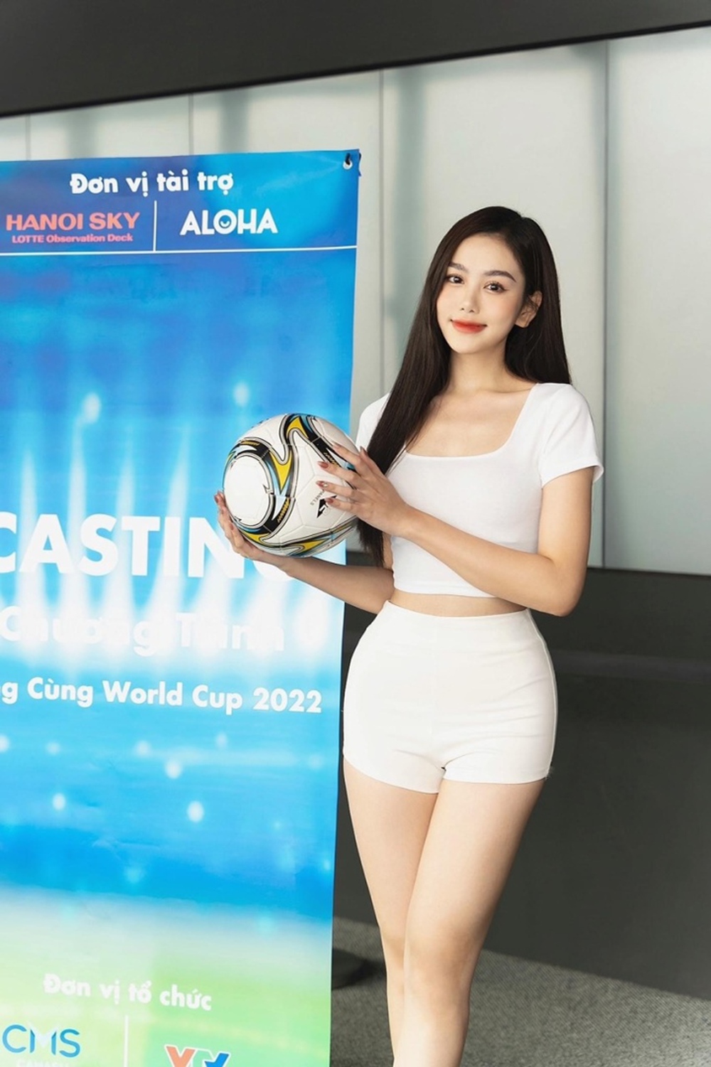 Nhan sắc mỹ nhân hết lòng yêu tuyển Pháp, sắp lên sóng Nóng cùng World Cup 2022 - Ảnh 2.