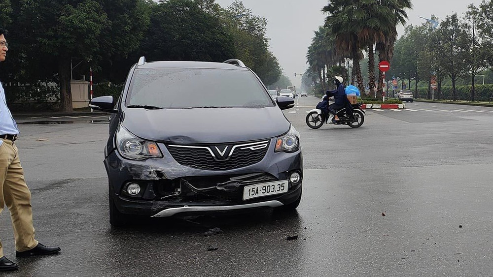 Đằng sau những bức ảnh TNGT: Đường thông hè thoáng nhưng VinFast Fadil vẫn húc nhau với Hyundai Accent - Ảnh 4.