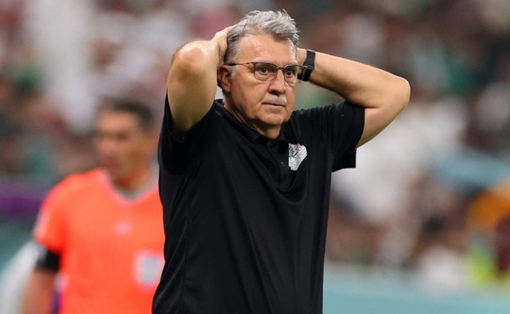 HLV Mexico từ chức sau khi bị loại khỏi World Cup - Ảnh 1.