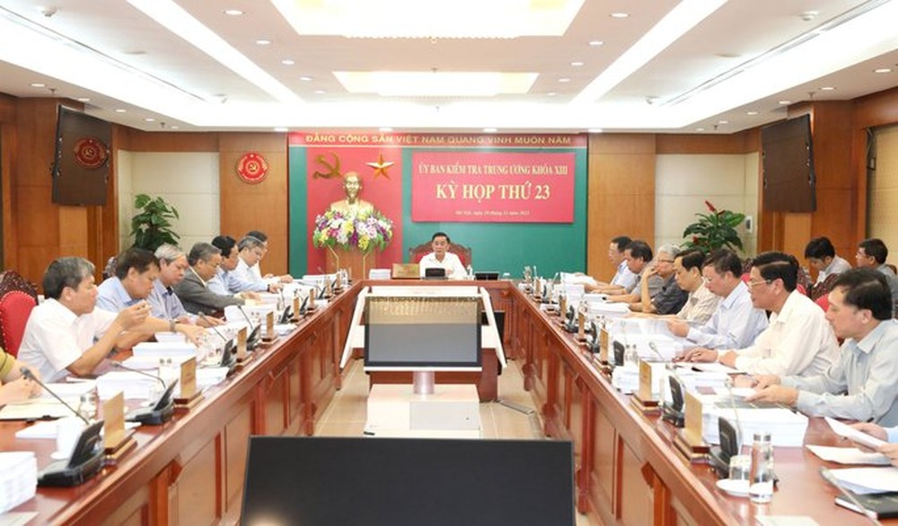 Ủy ban Kiểm tra Trung ương kỷ luật nhiều lãnh đạo các tỉnh Thanh Hóa, Nam Định, Bình Dương - Ảnh 1.