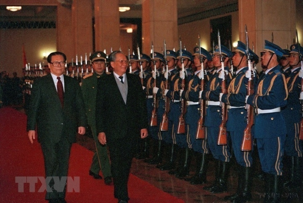 Hình ảnh về các nhà lãnh đạo Việt Nam và ông Giang Trạch Dân - Ảnh 1.