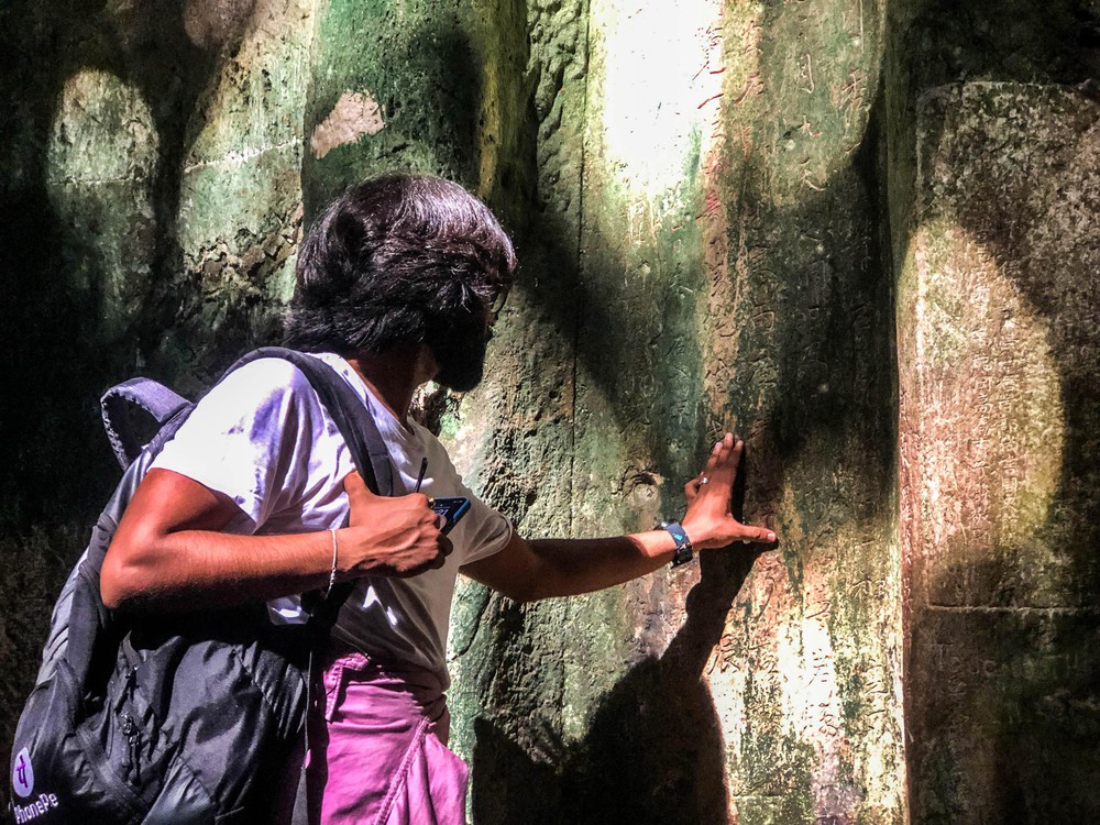 Cận cảnh Ma nhai trên núi Ngũ Hành Sơn vừa được UNESCO ghi nhận - Ảnh 14.