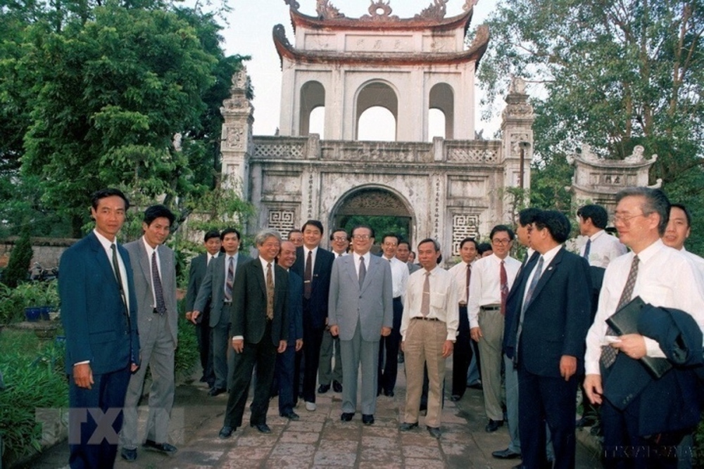 Hình ảnh về các nhà lãnh đạo Việt Nam và ông Giang Trạch Dân - Ảnh 9.