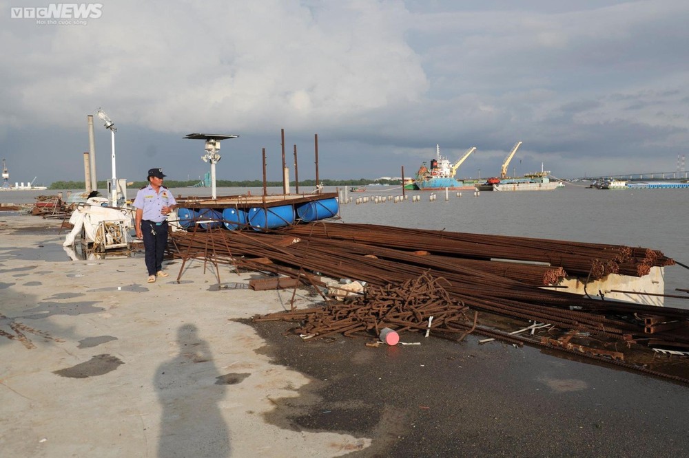 Cảnh hoang tàn, đầy cỏ dại trong Tổng kho xăng dầu nghìn tỷ đồng ở TP.HCM - Ảnh 4.