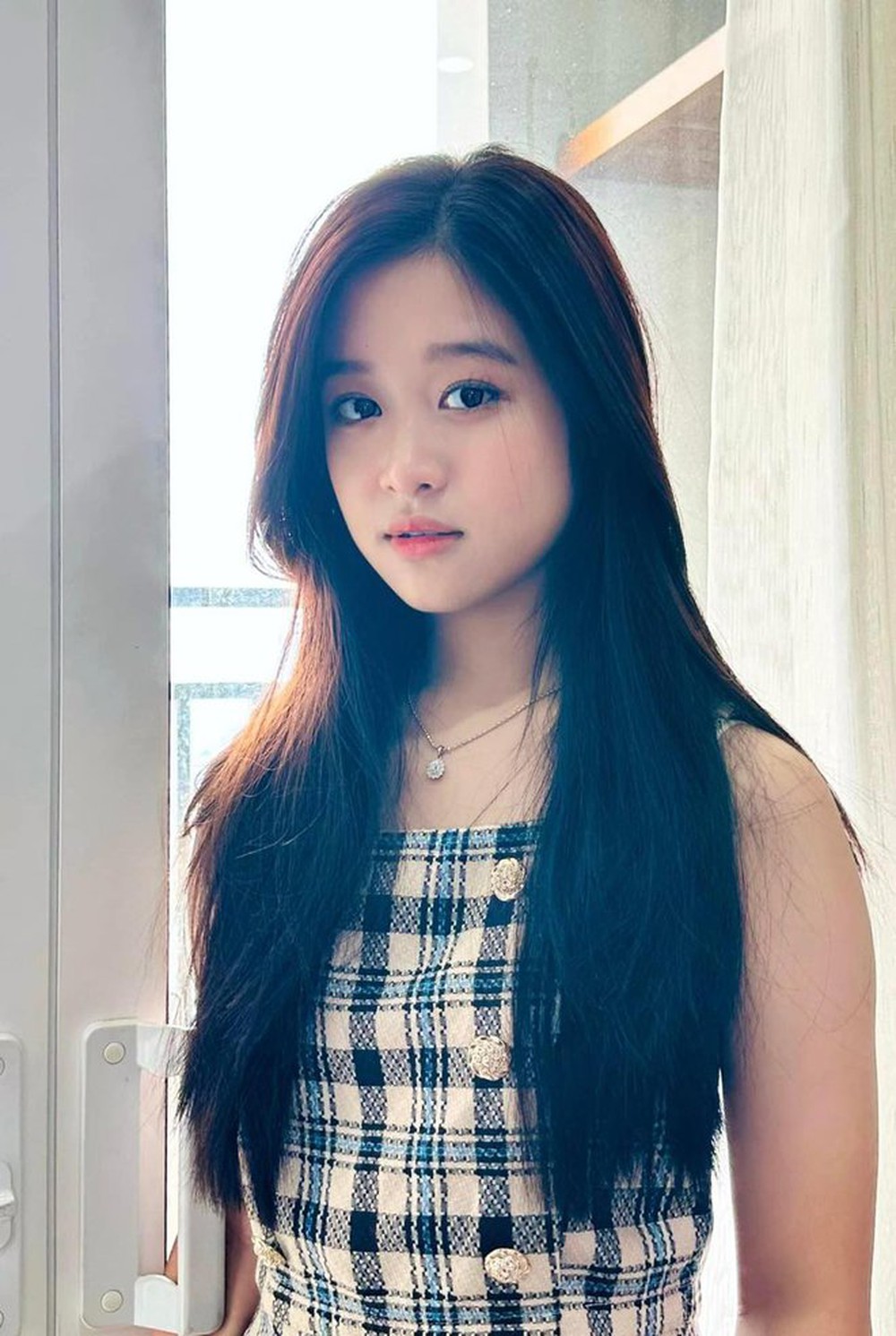 Cô nhóc từng đóng quảng cáo Tết nổi tiếng 6 năm trước: Vẫn xinh, vẫn hot mà học cũng rất giỏi