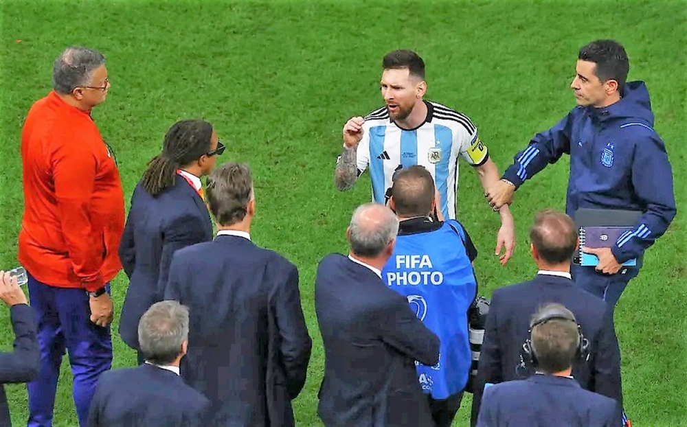 Argentina: Argentina nổi tiếng với những cầu thủ bóng đá tài năng như Lionel Messi, Diego Maradona, Gabriel Batistuta, Javier Mascherano... Hãy đón xem hình ảnh liên quan đến Argentina để khám phá thêm về đất nước và những tài năng của nó.