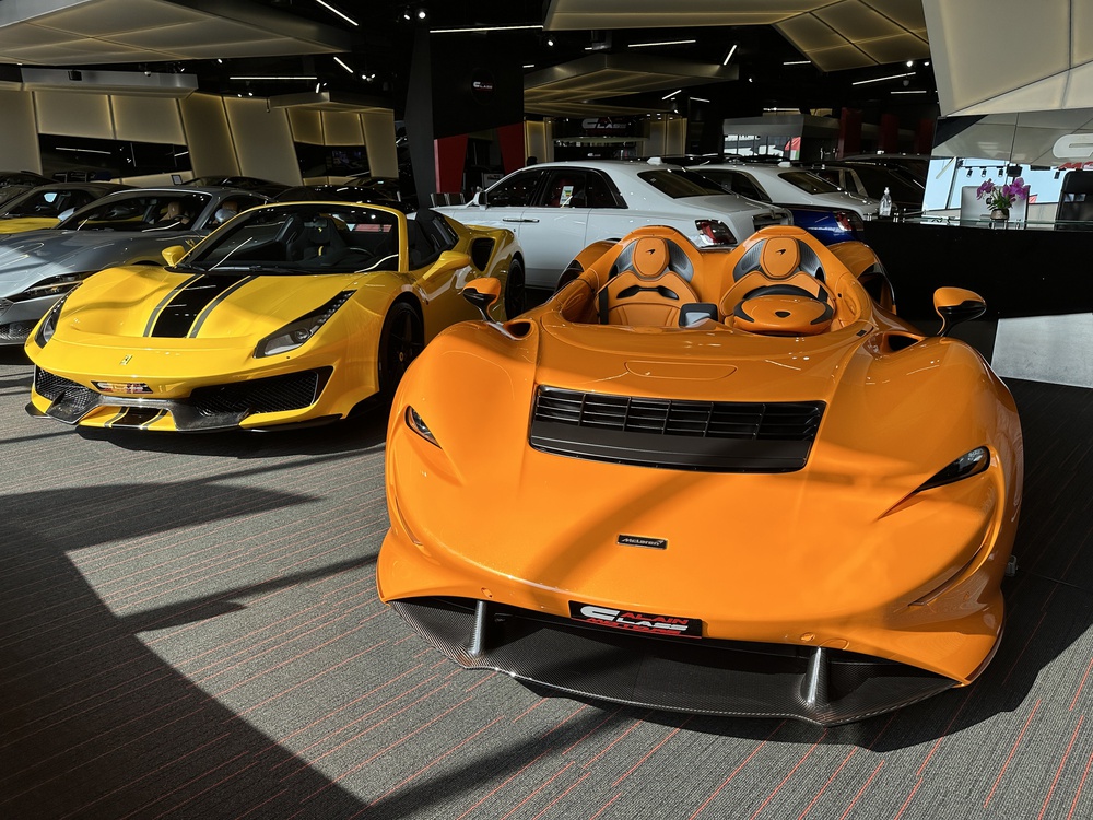 Thăm showroom bán nhiều hypercar cho người Việt tại Dubai: Choáng với loạt xe hiếm và đắt - Ảnh 7.
