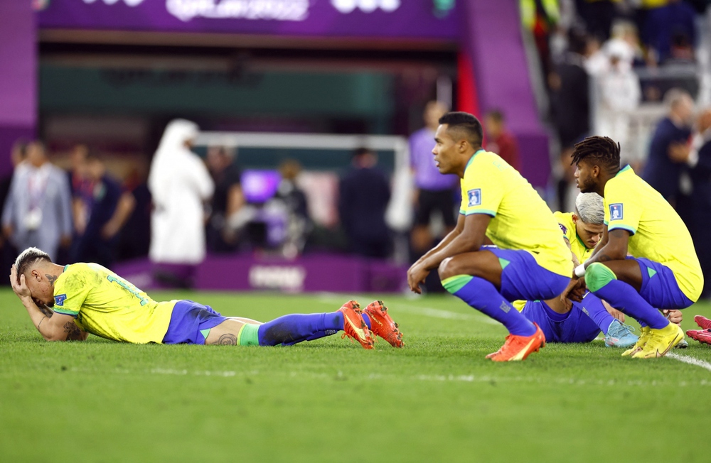 Neymar và dàn sao Brazil bật khóc nức nở khi thua đau Croatia - Ảnh 11.