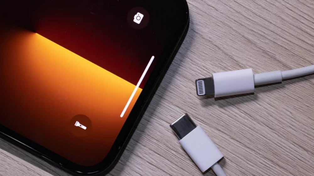 Châu Âu yêu cầu iPhone chuyển sang cổng sạc USB-C từ năm 2024 - Ảnh 2.