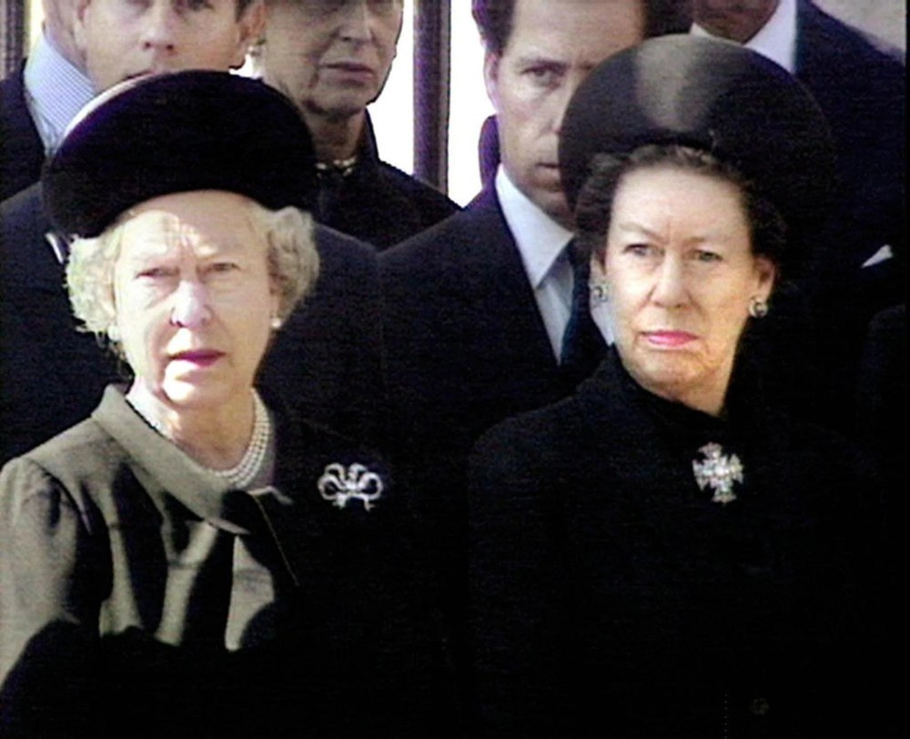 Mối quan hệ giữa Nữ hoàng Elizabeth và Công nương Diana - Ảnh 11.