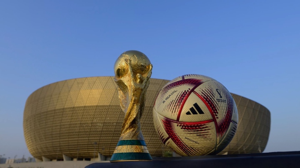 Cận cảnh quả bóng đặc biệt dành riêng cho bán kết, chung kết World Cup 2022 - Ảnh 1.