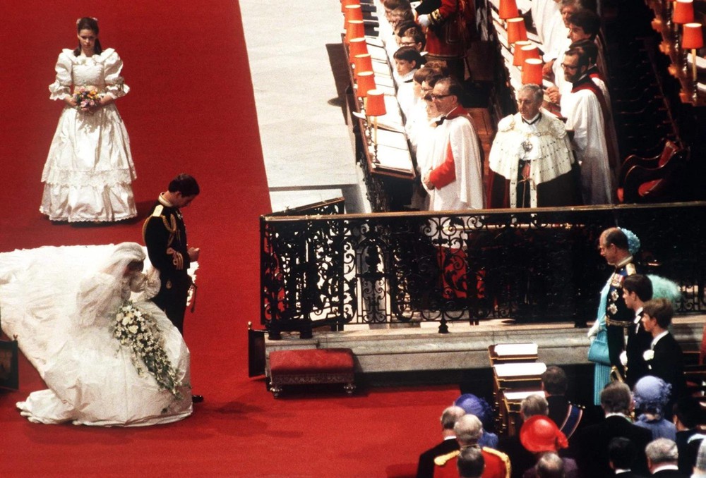 Mối quan hệ giữa Nữ hoàng Elizabeth và Công nương Diana - Ảnh 4.
