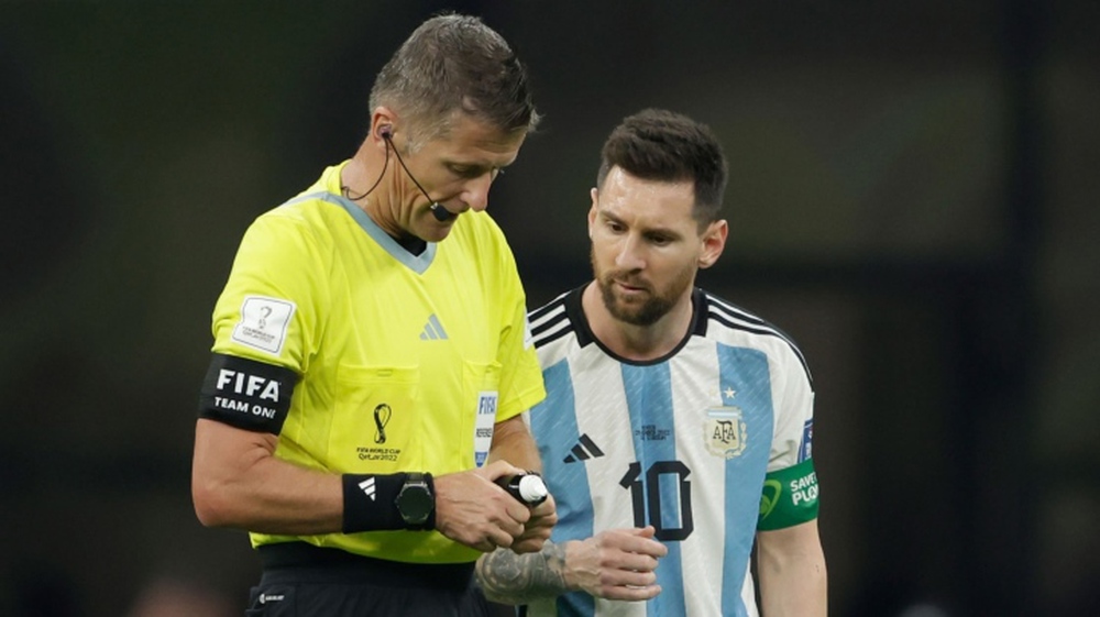 Messi phàn nàn, FIFA xếp trọng tài giỏi nhất bắt trận Argentina vs Croatia - Ảnh 1.