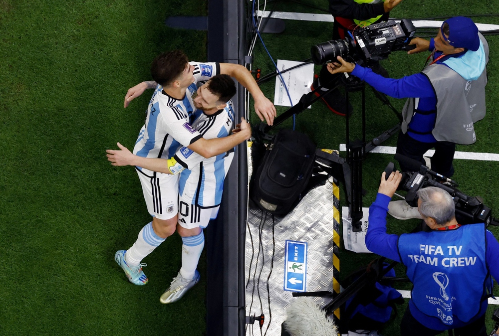 TRỰC TIẾP Argentina 3-0 Croatia: Messi và Alvarez toả sáng rực rỡ - Ảnh 2.
