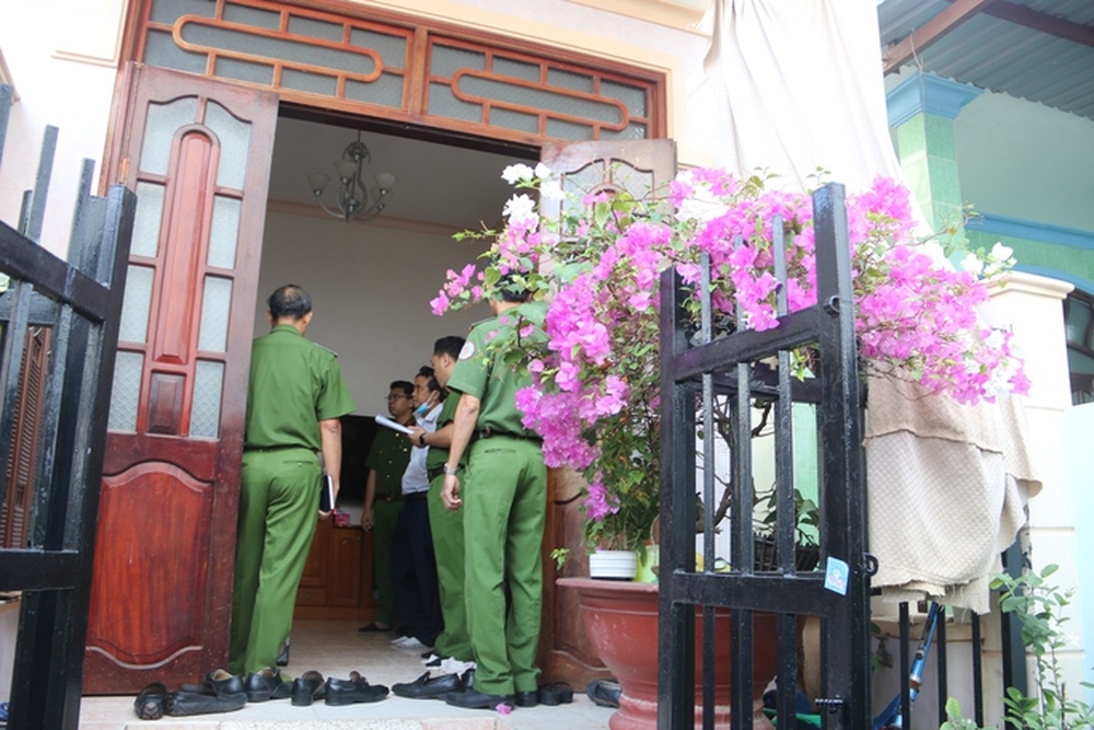 Bộ Công an khám xét nhà Phó Chủ tịch UBND tỉnh Bình Thuận Nguyễn Văn Phong - Ảnh 2.