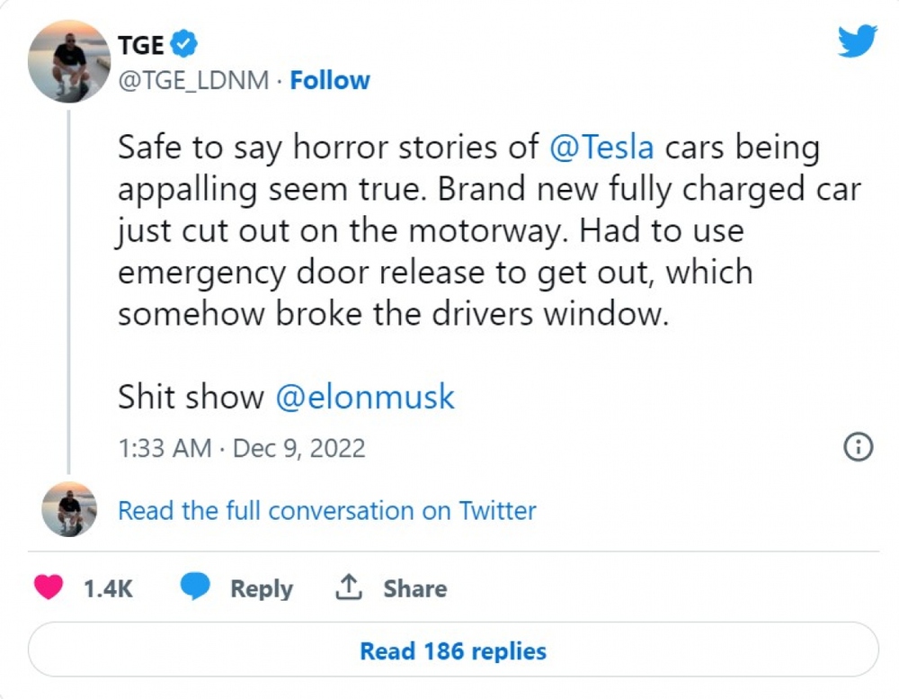 Chủ sở hữu Tesla bị mắc kẹt bên trong xe Model Y - Ảnh 1.