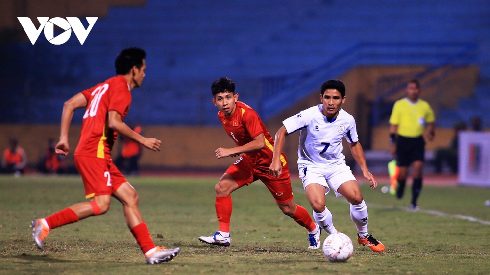 TRỰC TIẾP ĐT Việt Nam 0-0 ĐT Philippines: Văn Quyết, Việt Anh bắn phá khung thành - Ảnh 1.