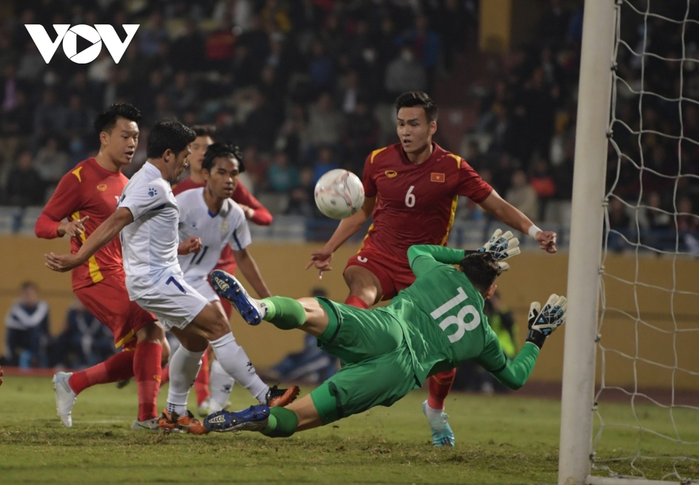 TRỰC TIẾP ĐT Việt Nam 0-0 ĐT Philippines: Tiến Linh, Văn Đức vào sân - Ảnh 1.