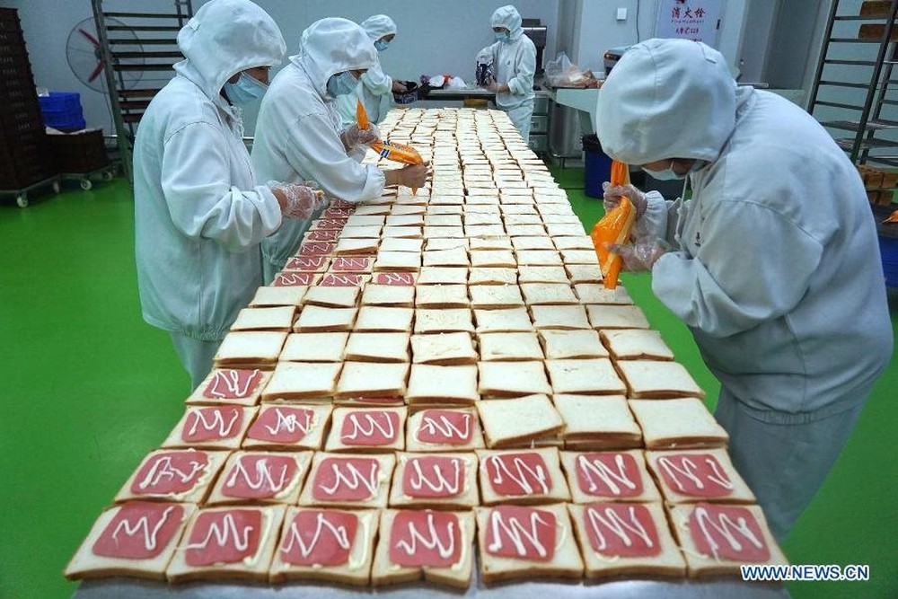 Chiếc bánh mì nhỏ ở Trung Quốc: Sản sinh hơn 20 tỷ phú cho một vùng quê, làm nên cả một đế chế công nghiệp, vươn sang cả Việt Nam - Ảnh 3.